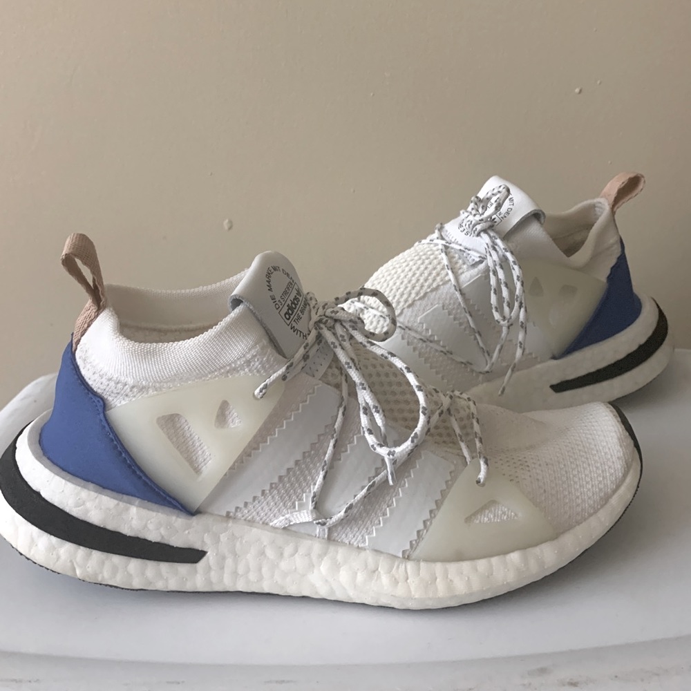 Barely worn! Adidas foam sneakers size 8.5